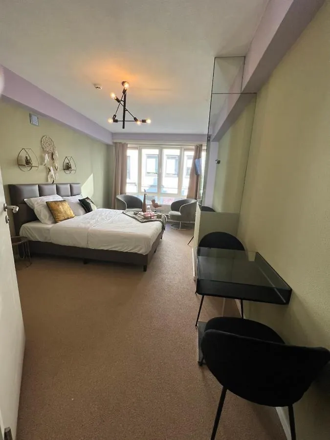 Apartment Lotelito Roomzzz Antwerp Belgium